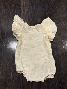 Oat 100% cotton light yellow ruffle sleeve onesie